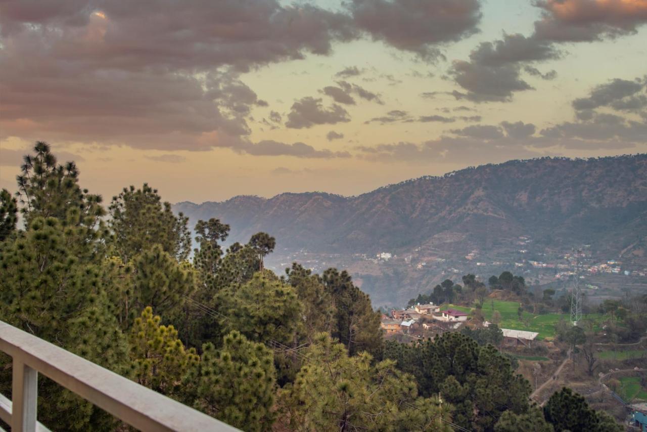 Appartement Hillcrest Uphills à Kasauli Extérieur photo